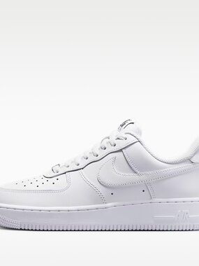 Nike White Low-Top Leather Sneakers with Swoosh